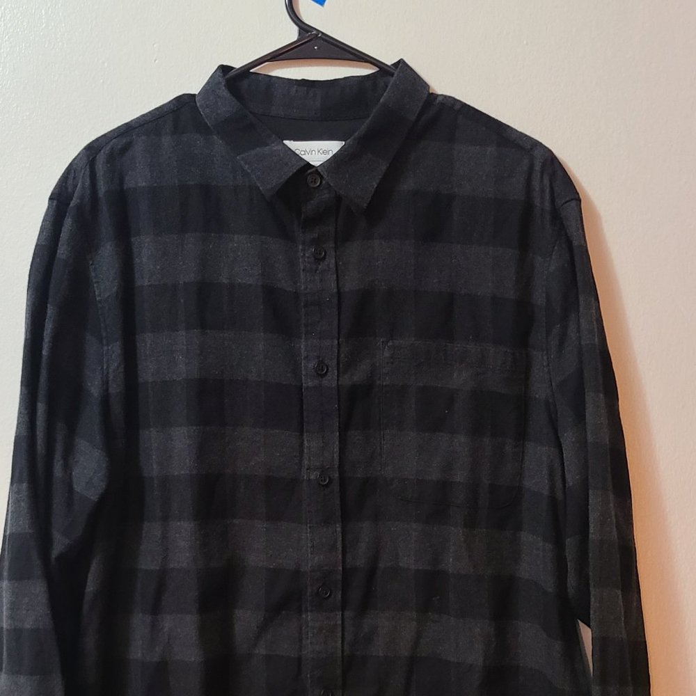 Calvin Klein men's dress shirt black / gray plaid
